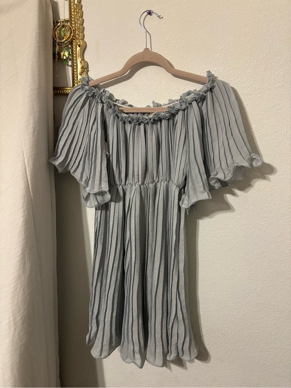LAWLESS Gray Off-Shoulder Pleated Mini Dress